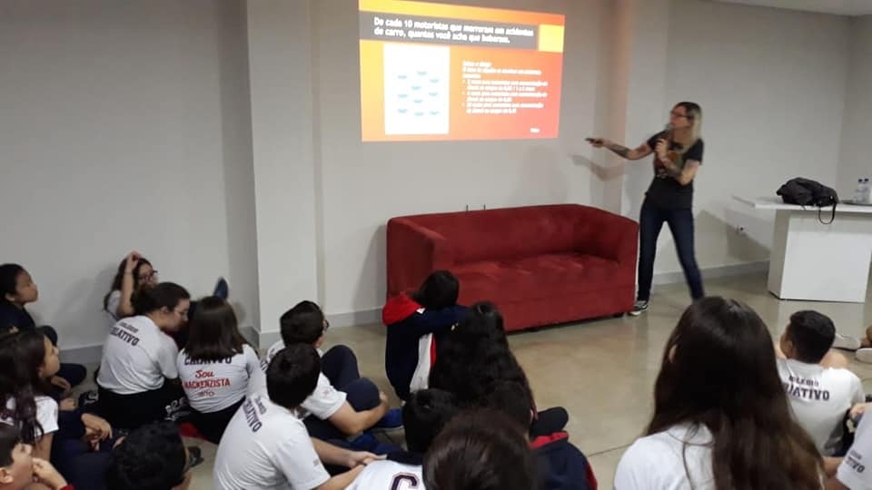 Palestra de conscientização sobre o alcoolismo e as drogas