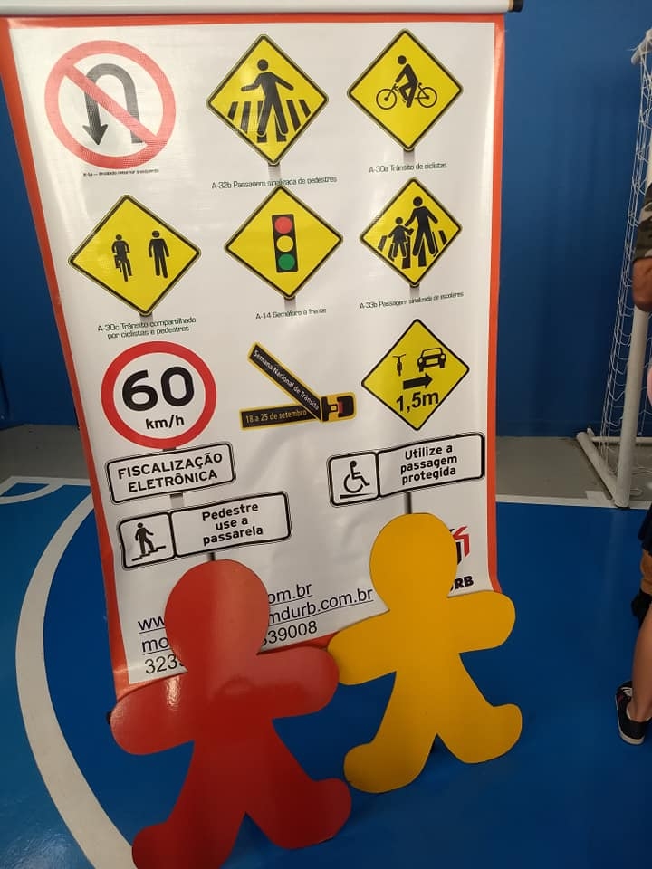 Aula de educação para o trânsito com os profissionais da Emdurb